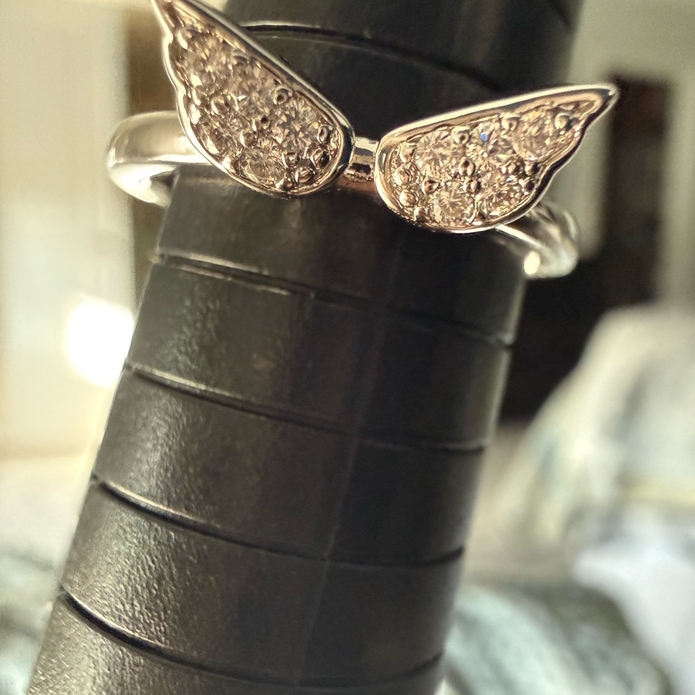 NEW! White Gold Plated Crystal Angel Wings Ring - Size 8 - Picture 9 of 12